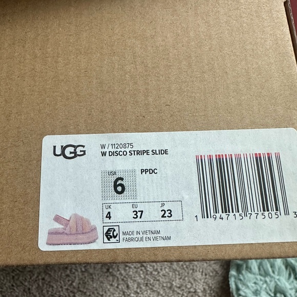 UGG cream lavender disco fur slides - Picture 3 of 3